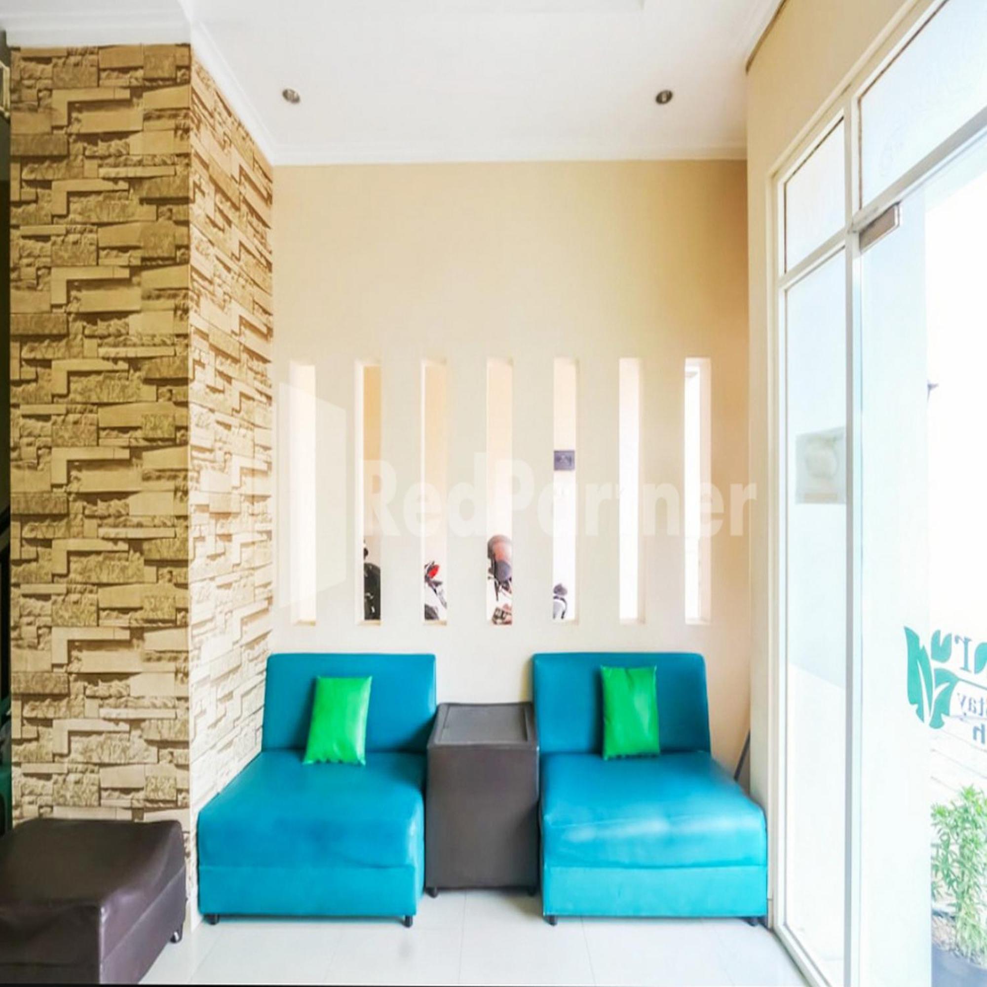 D'Waru Homestay Syariah Near Jl Slamet Riyadi Mitra Reddoorz Solo Dış mekan fotoğraf