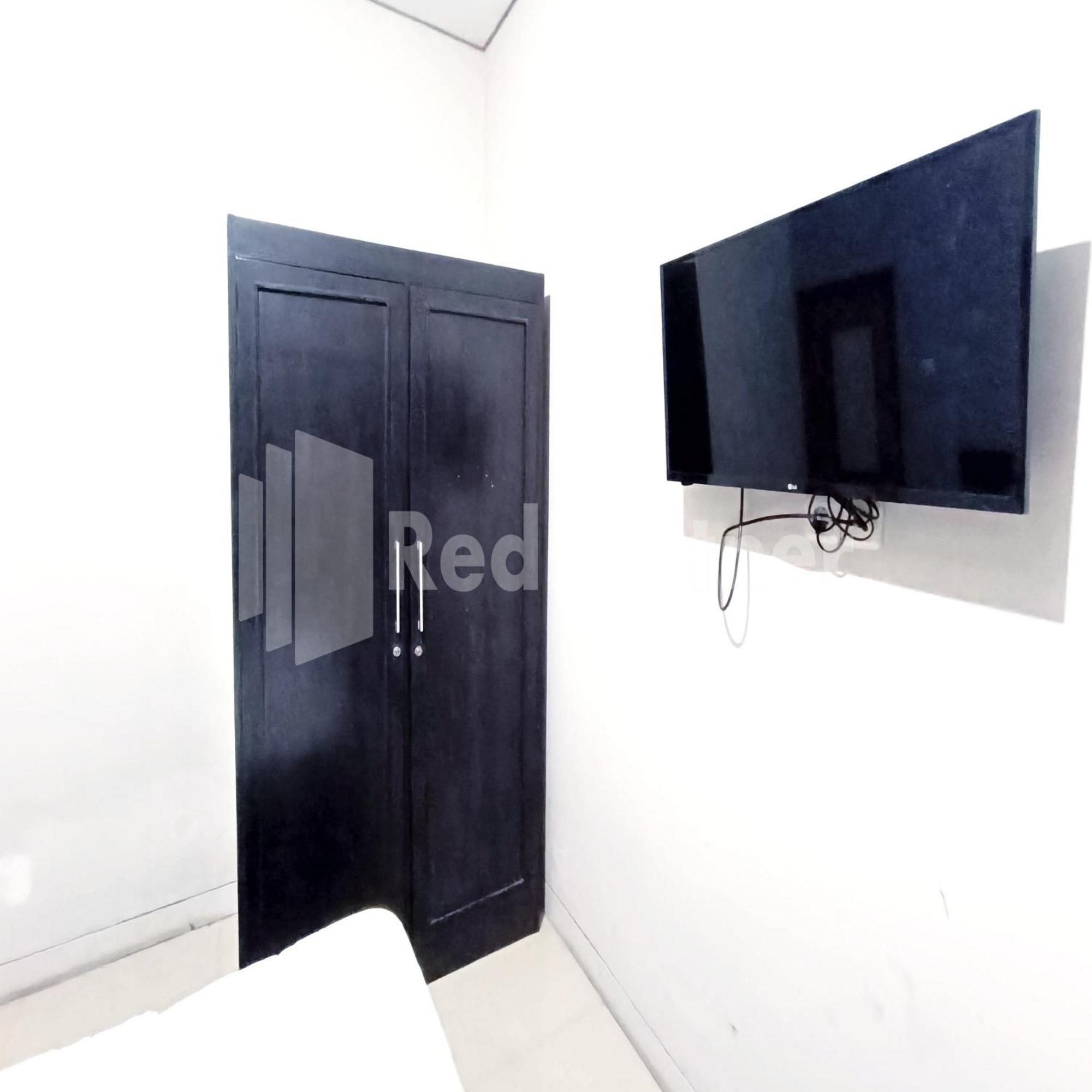 D'Waru Homestay Syariah Near Jl Slamet Riyadi Mitra Reddoorz Solo Dış mekan fotoğraf