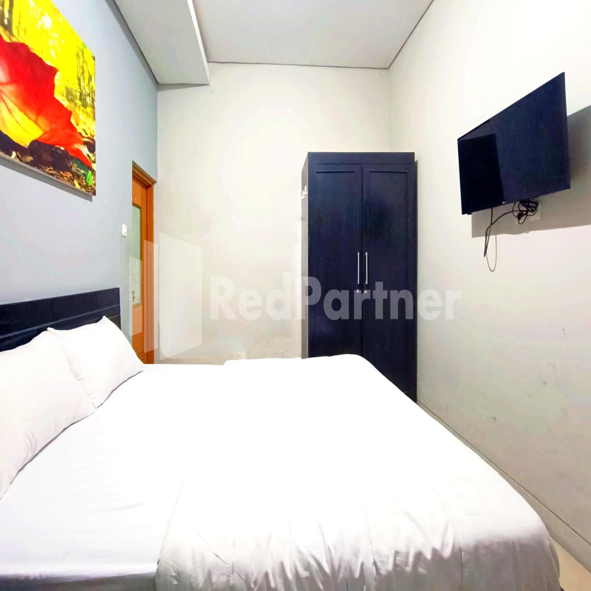 D'Waru Homestay Syariah Near Jl Slamet Riyadi Mitra Reddoorz Solo Dış mekan fotoğraf