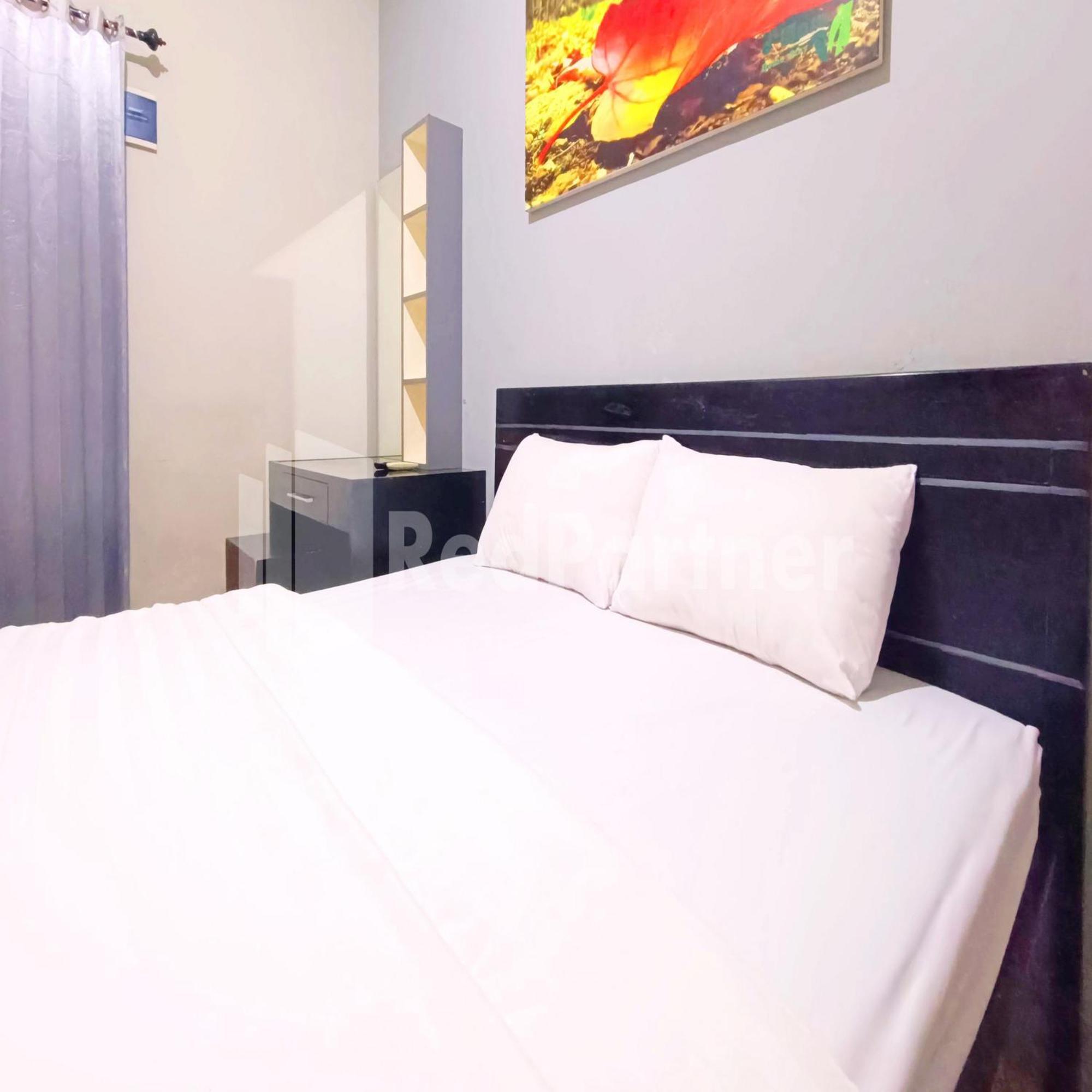 D'Waru Homestay Syariah Near Jl Slamet Riyadi Mitra Reddoorz Solo Dış mekan fotoğraf